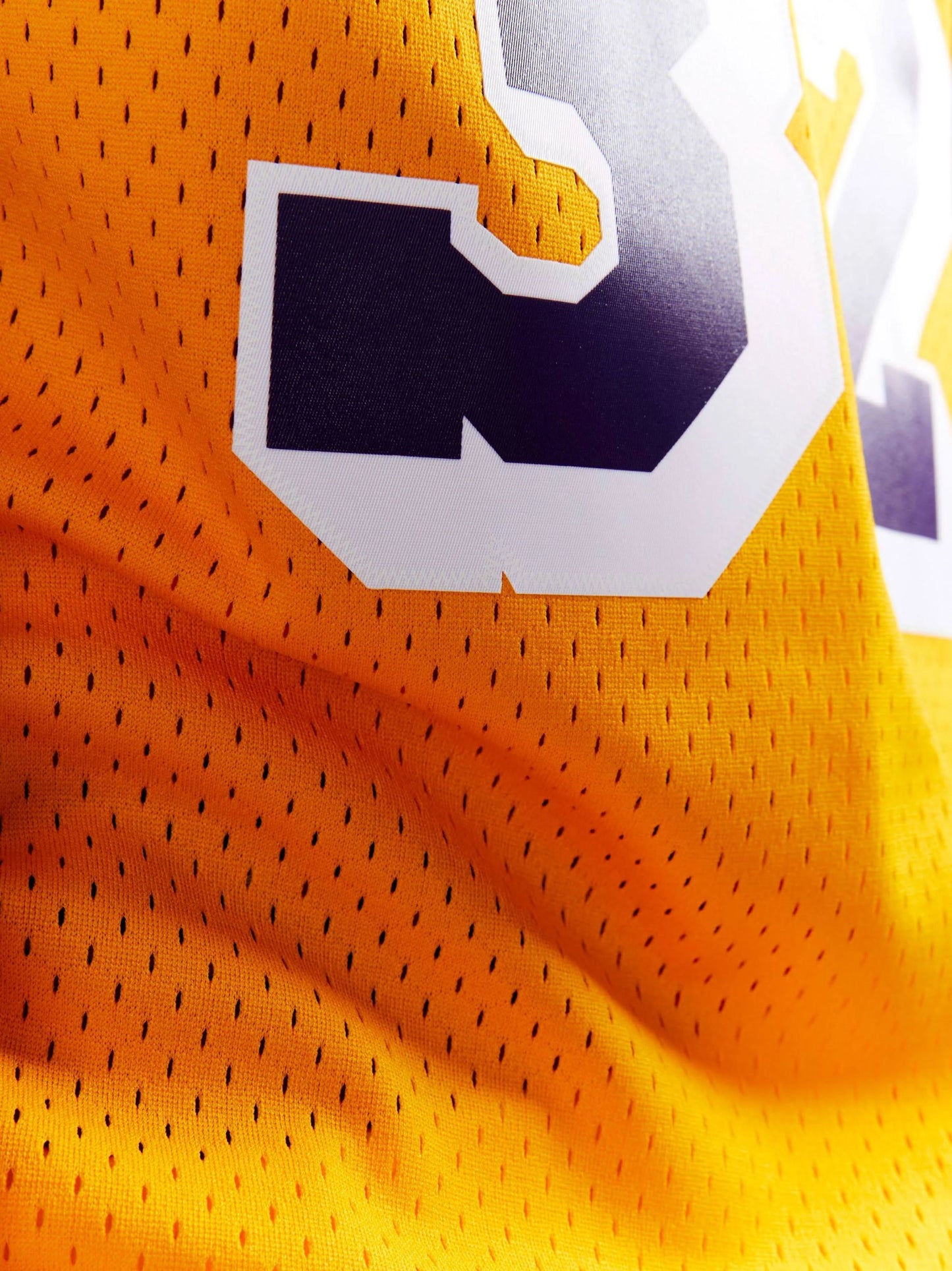 Mitchell & Ness NBA SWINGMAN HOME JERSEY LAKERS 1984 MAGIC JOHNSON SMJYGS18175-LALLTGD84EJH