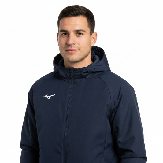 Mizuno Team Club Jacket giacca blu navy indossata da atleta adulto mezzo busto