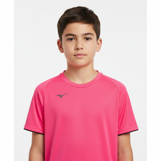 Mizuno Team Core Tee JR t-shirt rosa fluo indossata da ragazzo mezzo busto