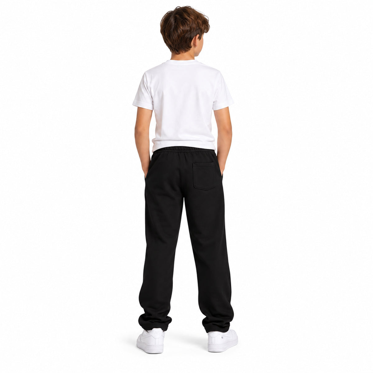 New Balance Small Logo Straight Leg YB62Y8PV-BK – Nero | Pantaloni bambino e ragazzo in fleece, gamba dritta e mini logo per outfit casual quotidiani