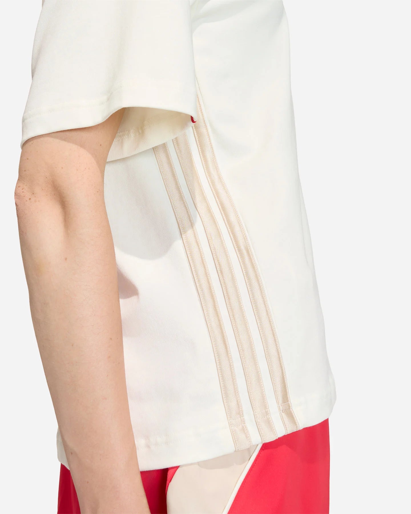 ADIDAS W STADIUM TEE OWHITE/PURRUB/CRLI KB4282