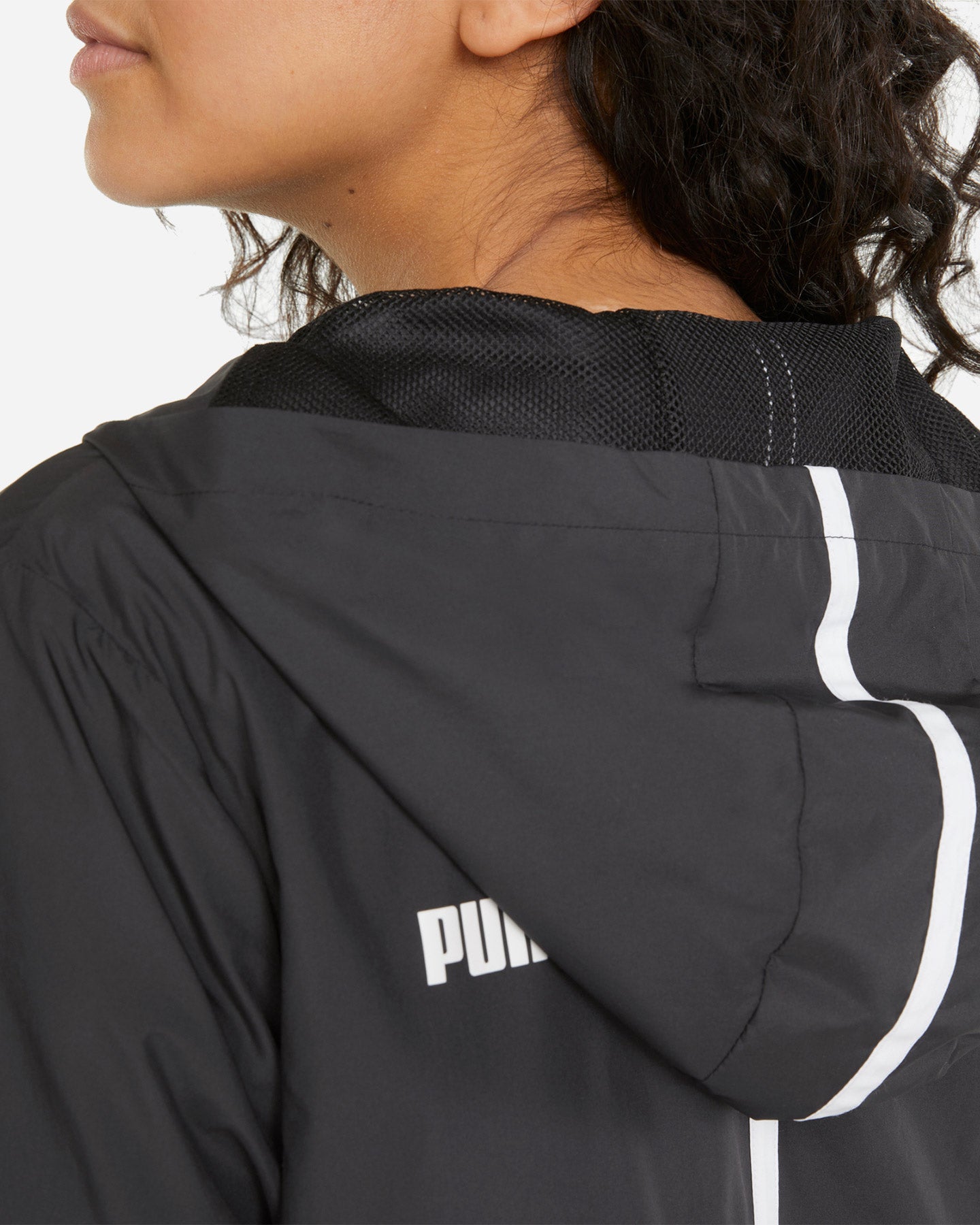 847494-01 ESS Solid Windbreaker Black