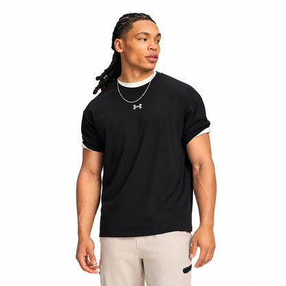 Under Armour UA M HWT Metal Logo SS 6013618-008 2000001081853 – T-Shirt Uomo Nera a Manica Corta in Tessuto Tecnico Traspirante per Sport, Allenamento e Tempo Libero