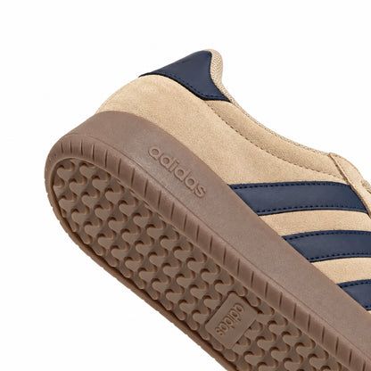 Adidas Barreda KK2281 – Beige sneakers uomo in suede, scarpe casual per tempo libero, calzature da abbinare a jeans e pantaloni per uno stile sportivo