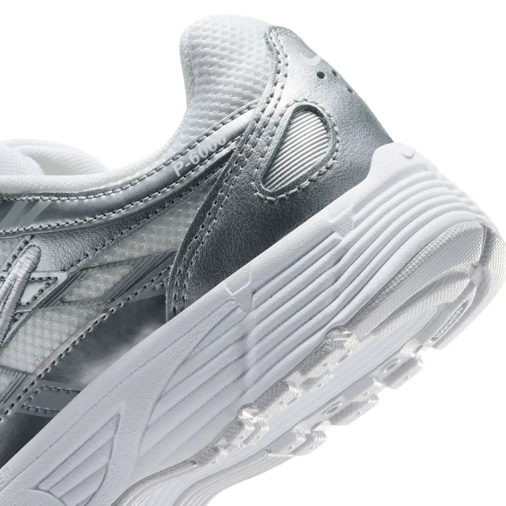 NIKE P-6000 UT GS WHITE/VAST GREY-MTLC SILVER IR5228-100