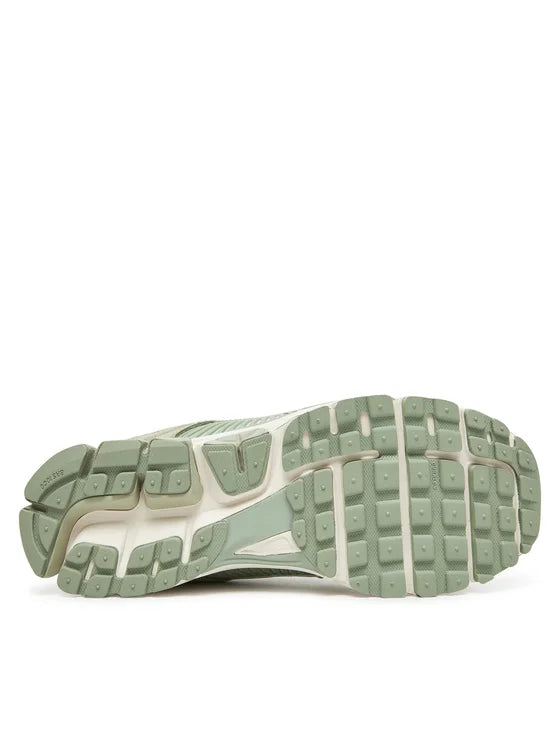 NIKE Zoom Vomero 5 HF1553-300