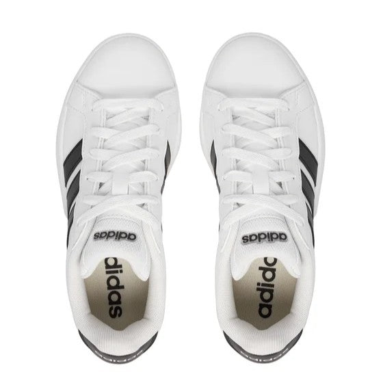 Adidas Grand Court 3.0 Junior JP9365 – Bianco/Nero, scarpe unisex bambino in ecopelle, scarpe bimbo per tempo libero da abbinare a jeans e tute casual