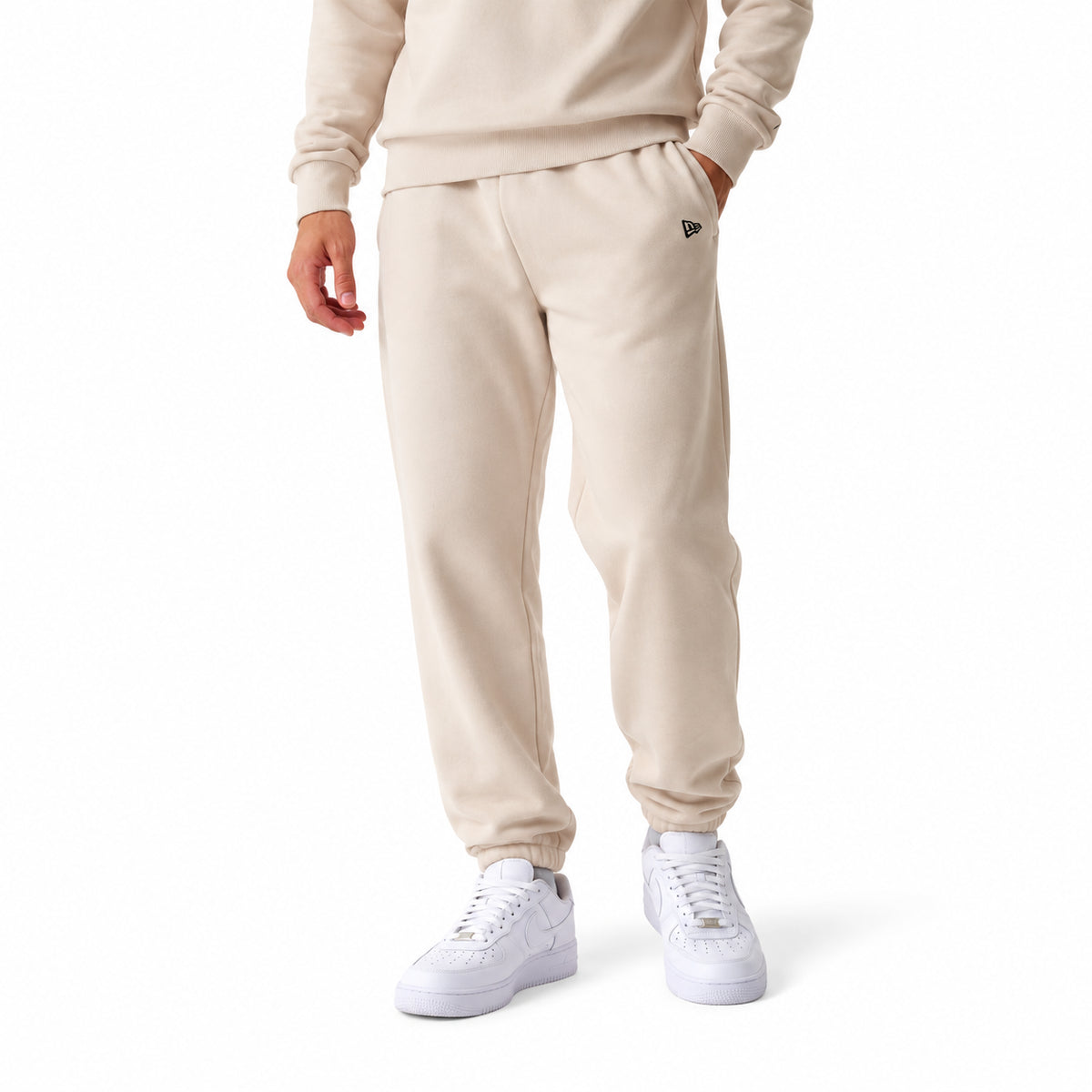 New Era New York Yankees MLB League Essential Joggers Pantaloni Tuta Uomo in Felpa Fleece Beige Cream S-XL 60675779