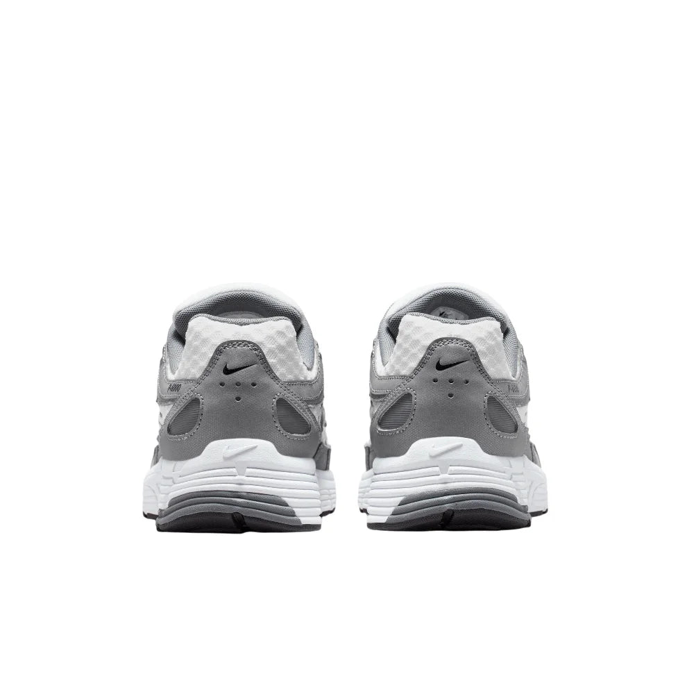 Nike P-6000 AS IR2004-100 | Scarpa Unisex Grigia | Stile Retrò con Nabuk