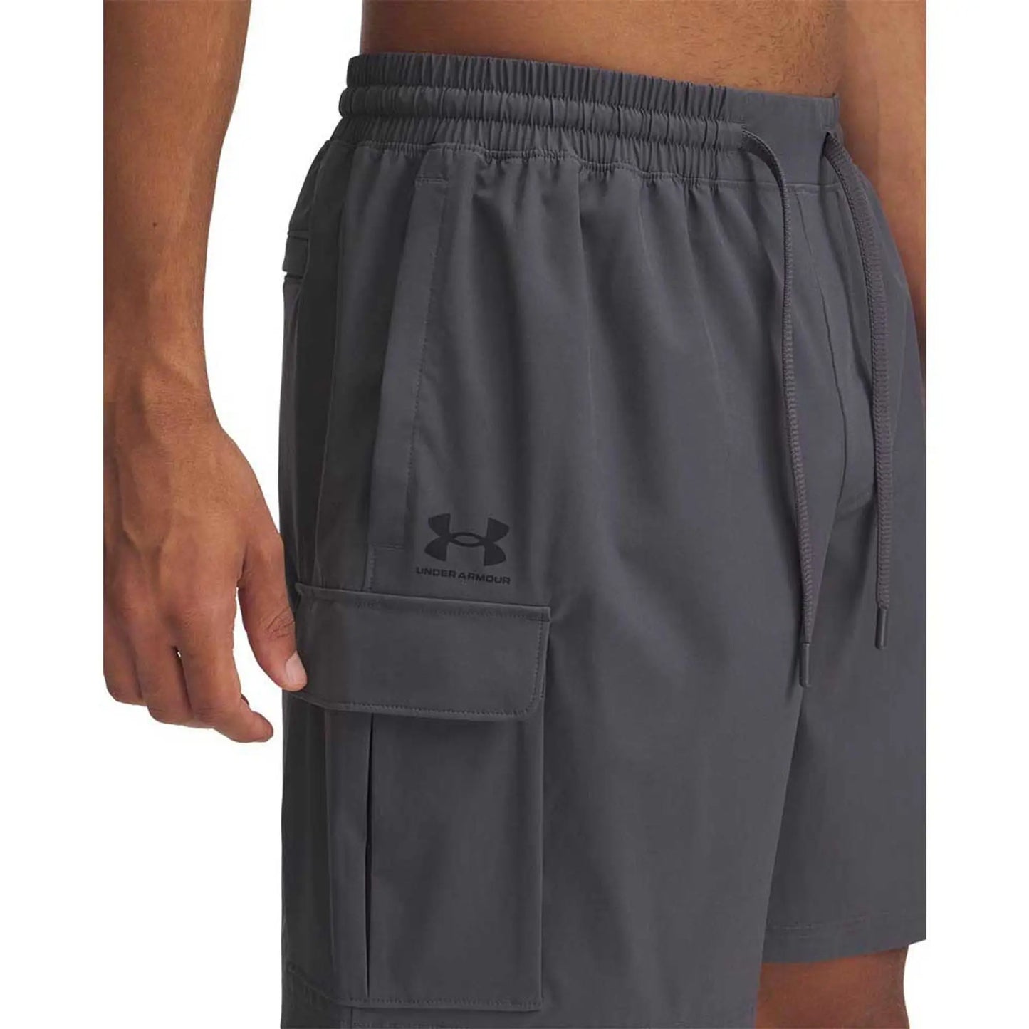 UNDER ARMOUR VIBE WOVEN CARGO SHORT 1386560-025
