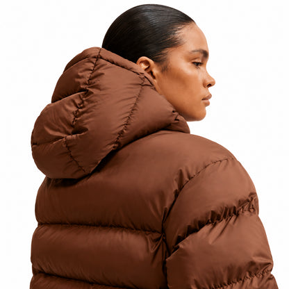 Nike Sportswear Therma-FIT Giacca Imbottita Donna Puffer con Cappuccio Vestibilità Ampia Imbottitura Sintetica Marrone Taglie XS-L IF5931-259