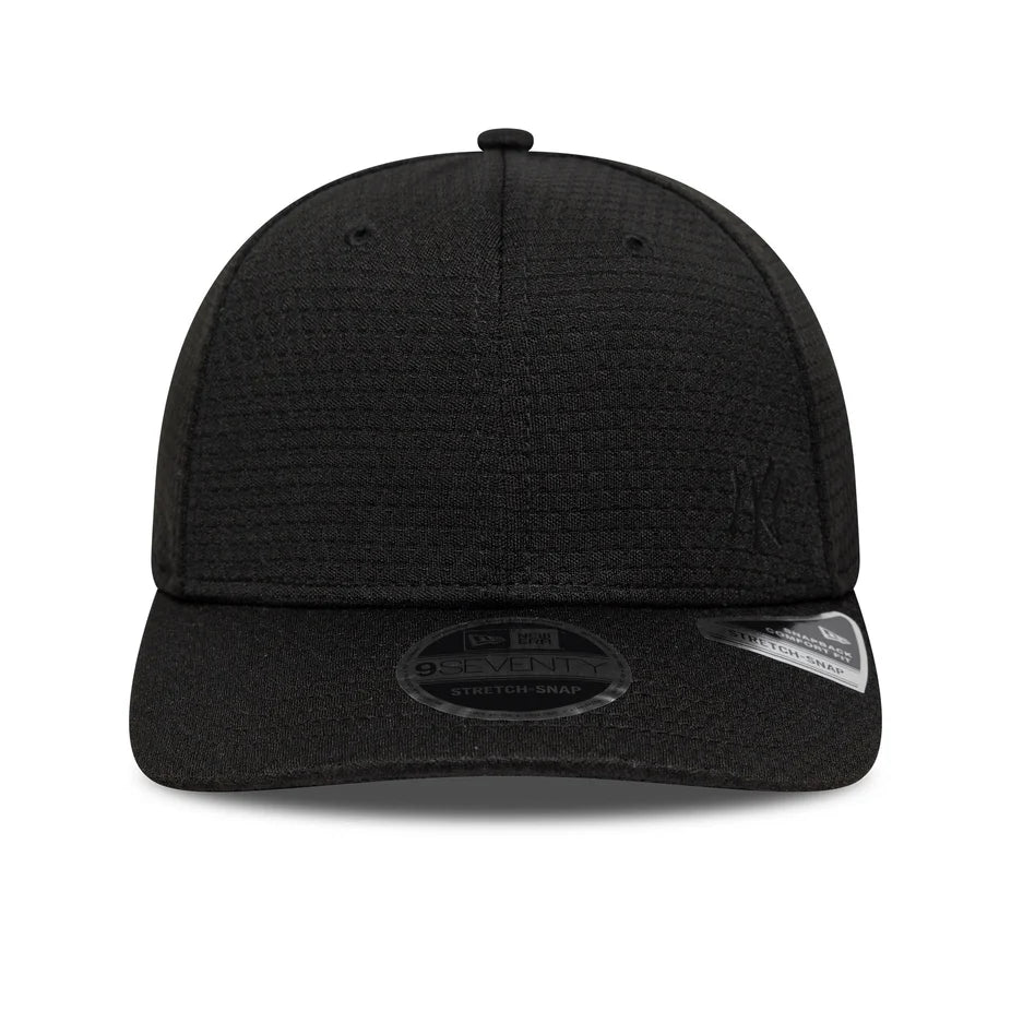 New Era 9SEVENTY Stretch Snap New York Yankees MLB Flawless Mesh Cappellino da Baseball Trucker Unisex Nero Black Taglia Unica 60771721