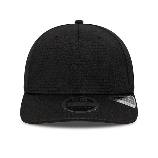 New Era 9SEVENTY Stretch Snap New York Yankees MLB Flawless Mesh Cappellino da Baseball Trucker Unisex Nero Black Taglia Unica 60771721