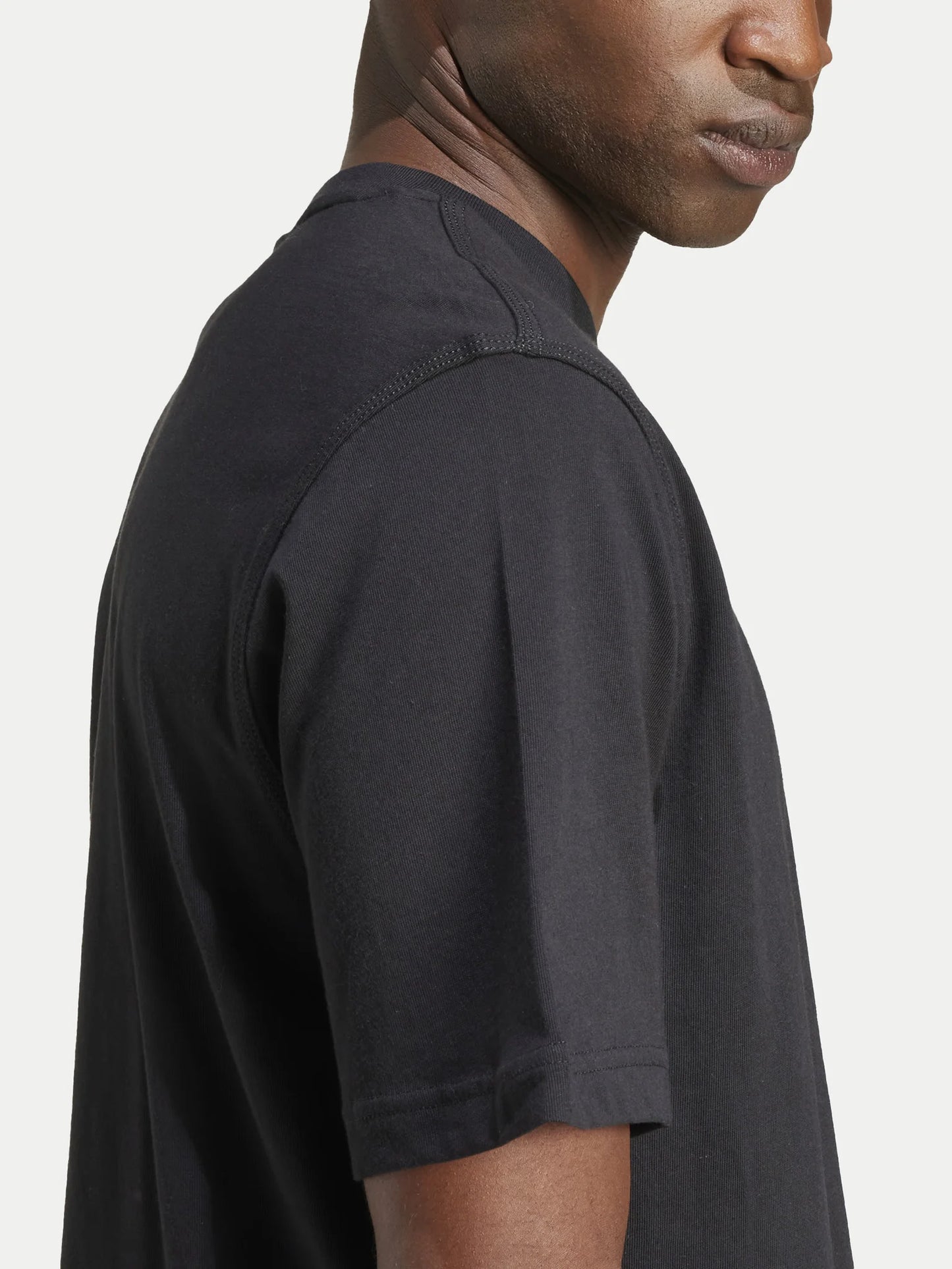 ADIDAS AOR TREFOIL ESS TEE BLACK JI8545