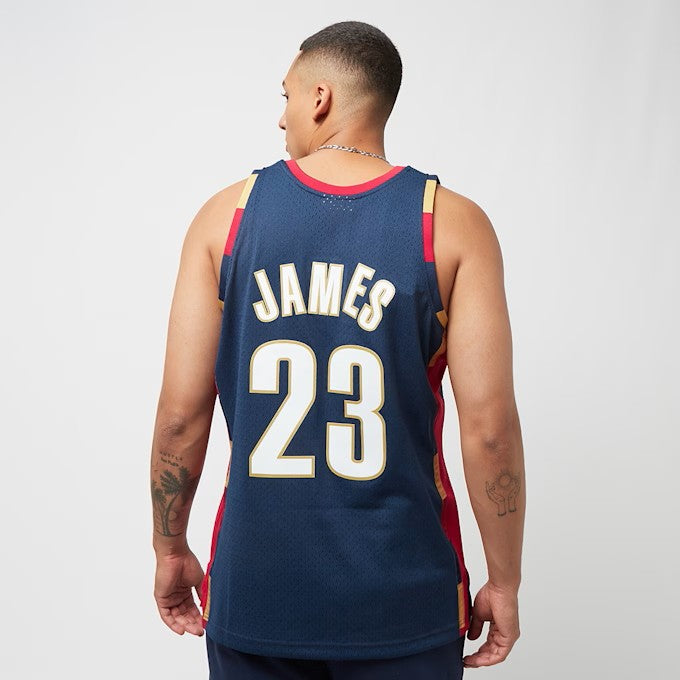 Mitchell & Ness NBA SWINGMAN ALTERNATE JERSEY CAVALIERS 2008 LEBRON JAMES SMJYGS18156-CCANAVY08LJA