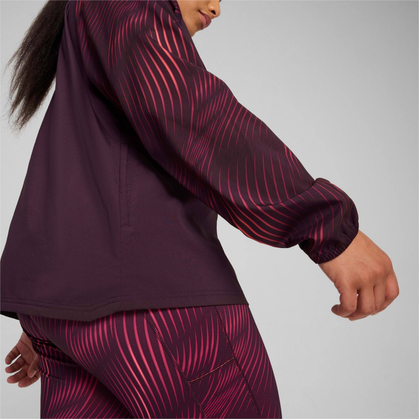 PUMA RUN FAVORITE AOP WOVEN JACKET W MIDNIGHT PLUM-AOP 524035-44