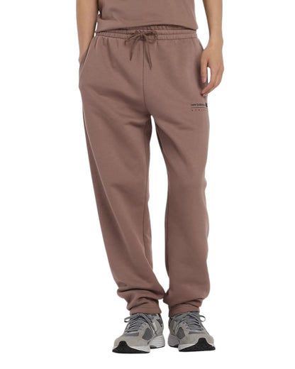 NEW BALANCE LINEAR GRAPHIC FLEECE PANT - EARTH SHADOW MP53508EAS