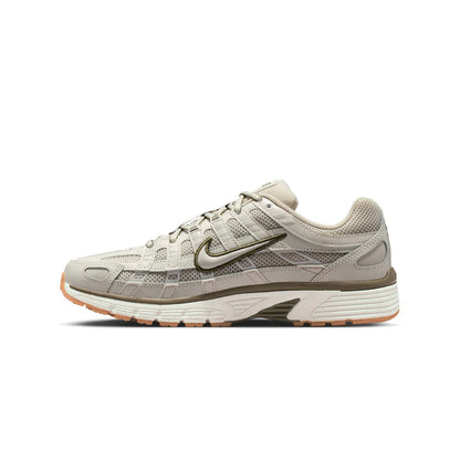 NIKE W NIKE P-6000 LT BONE/SAIL-PHANTOM-MED OLIVE-GUM YELLOW BV1021-016