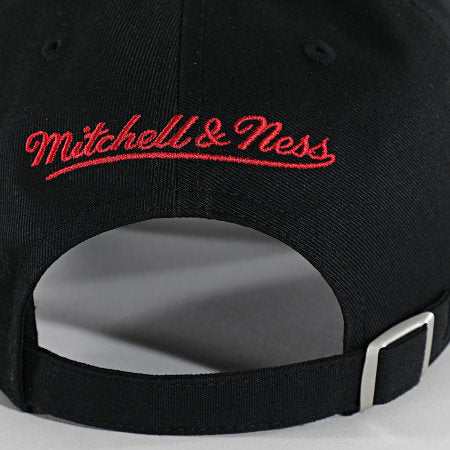 Mitchell & Ness NBA INSIGNIA STRAPBACK CHICAGO BULLS HD16621-CBUBLCK