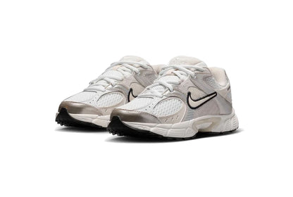 NIKE V5 RNR GS PHANTOM/PHANTOM-MOON PARTICLE-BURGUNDY ASH-BLACK-BURG HQ6411-005
