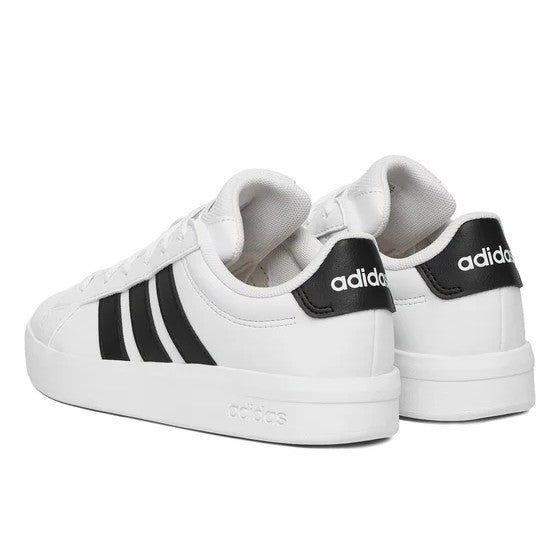 Adidas Grand Court 3.0 Junior JP9365 – Bianco/Nero, scarpe unisex bambino in ecopelle, scarpe bimbo per tempo libero da abbinare a jeans e tute casual