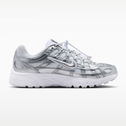 NIKE P-6000 UT GS WHITE/VAST GREY-MTLC SILVER IR5228-100