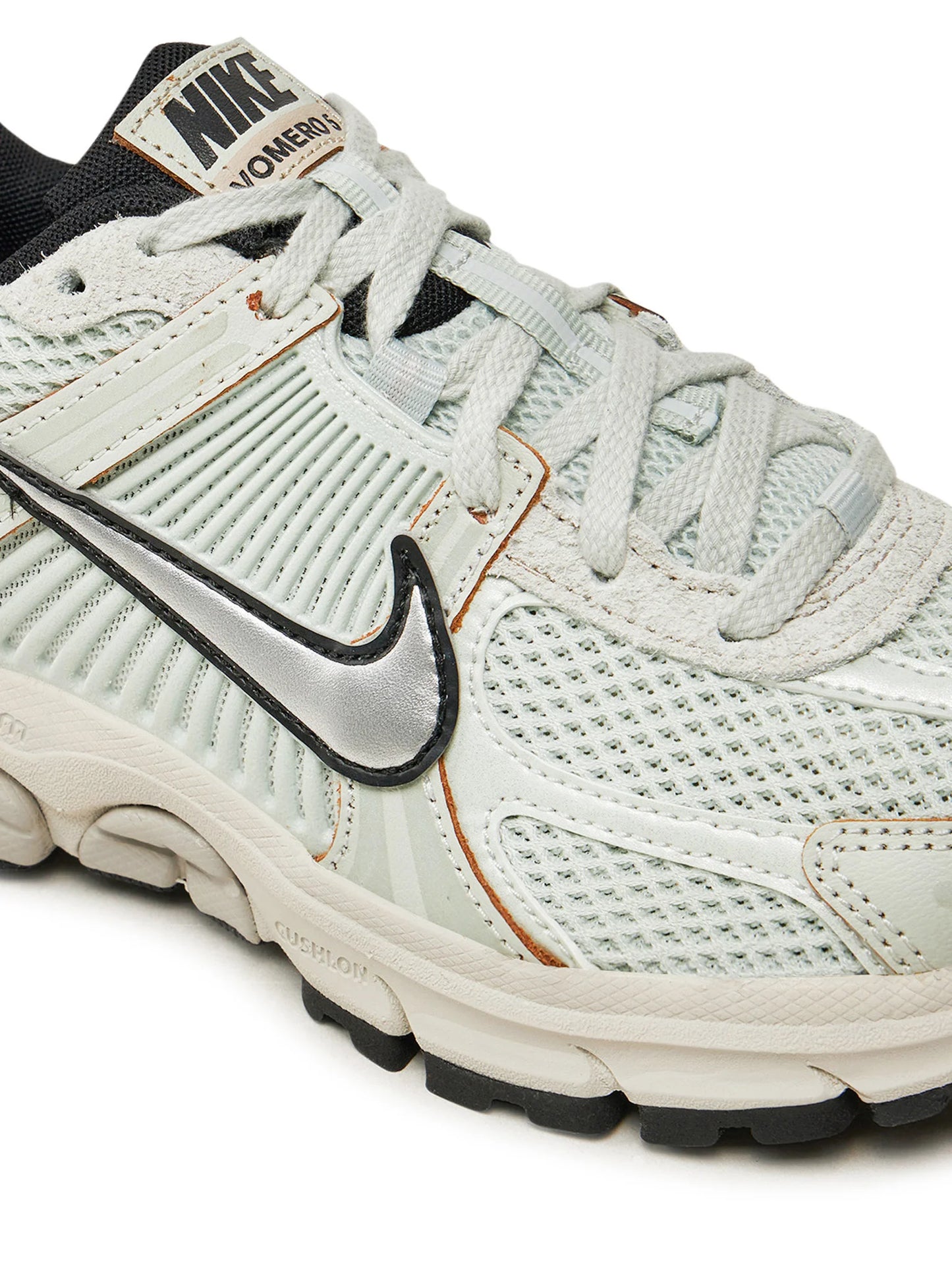 NIKE Zoom Vomero 5 FN6742-001