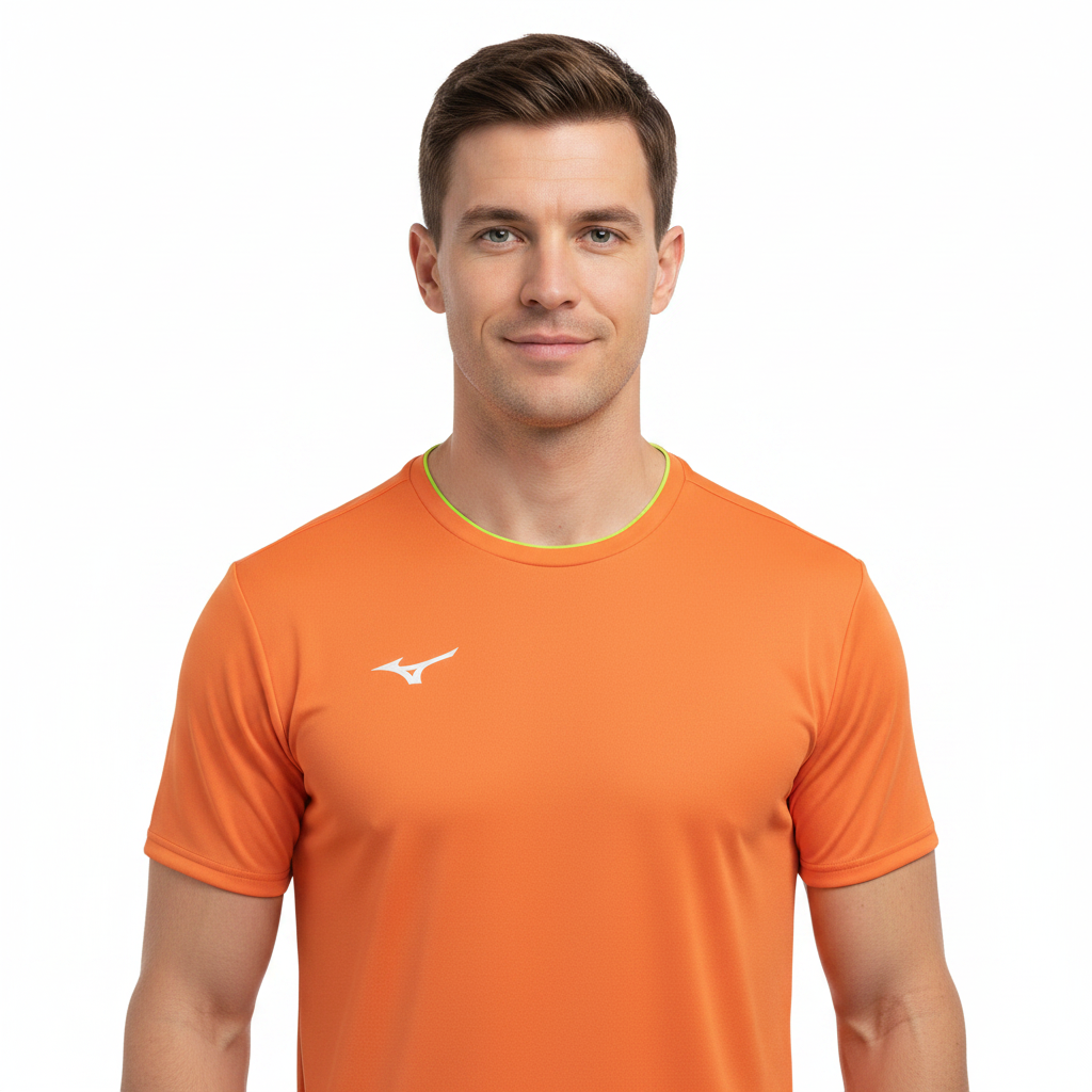 Mizuno Team Training Tee t-shirt arancio indossata da atleta adulto mezzo busto
