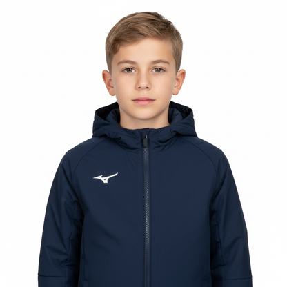 Mizuno Team Club Jacket JNR giacca blu navy indossata da ragazzo mezzo busto
