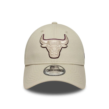 NEW ERA 9FORTY Chicago Bulls NBA team outline crema 60759083
