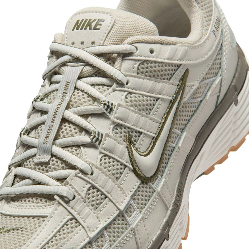NIKE W NIKE P-6000 LT BONE/SAIL-PHANTOM-MED OLIVE-GUM YELLOW BV1021-016