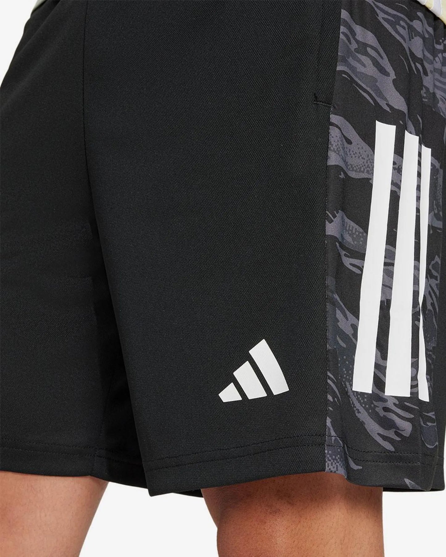 ADIDAS CAMO 3S SHORT  7" BLACK JE5696