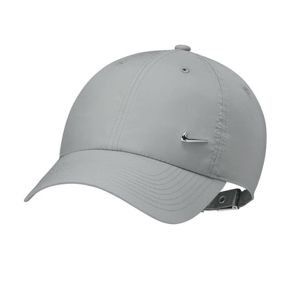 NIKE Cappello essenziale con Swoosh in metallo FB5372-077