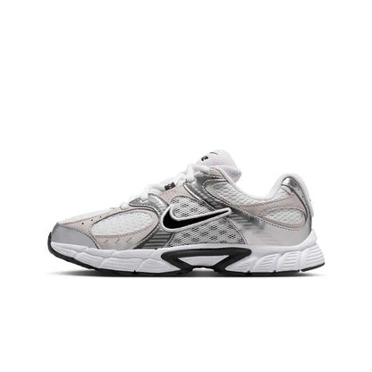 NIKE V5 RNR (GS) WHITE/BLACK-VAST GREY-COLLEGE GREY sneakers HQ6411-100