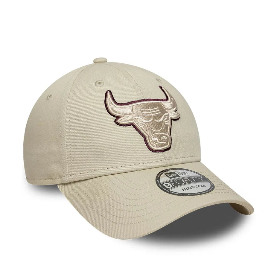 NEW ERA 9FORTY Chicago Bulls NBA team outline crema 60759083