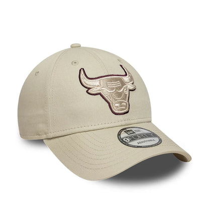 NEW ERA 9FORTY Chicago Bulls NBA team outline crema 60759083