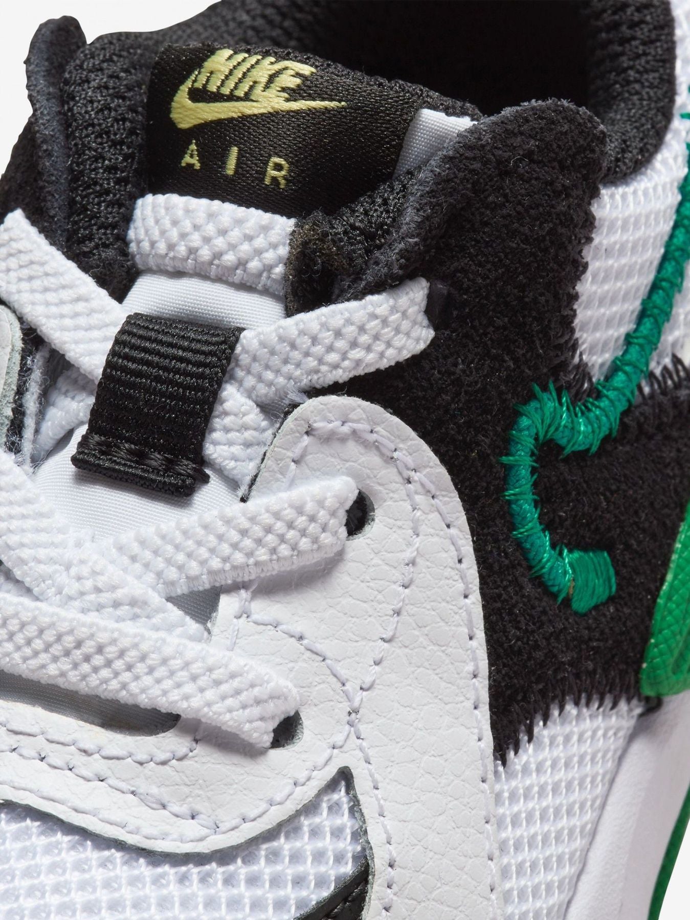 NIKE AIR MAX EXCEE WHITE/MALACHITE-BLACK-SATURN GOLD FB3057-104