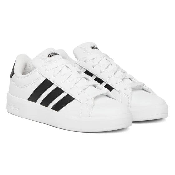 Adidas Grand Court 3.0 Junior JP9365 – Bianco/Nero, scarpe unisex bambino in ecopelle, scarpe bimbo per tempo libero da abbinare a jeans e tute casual