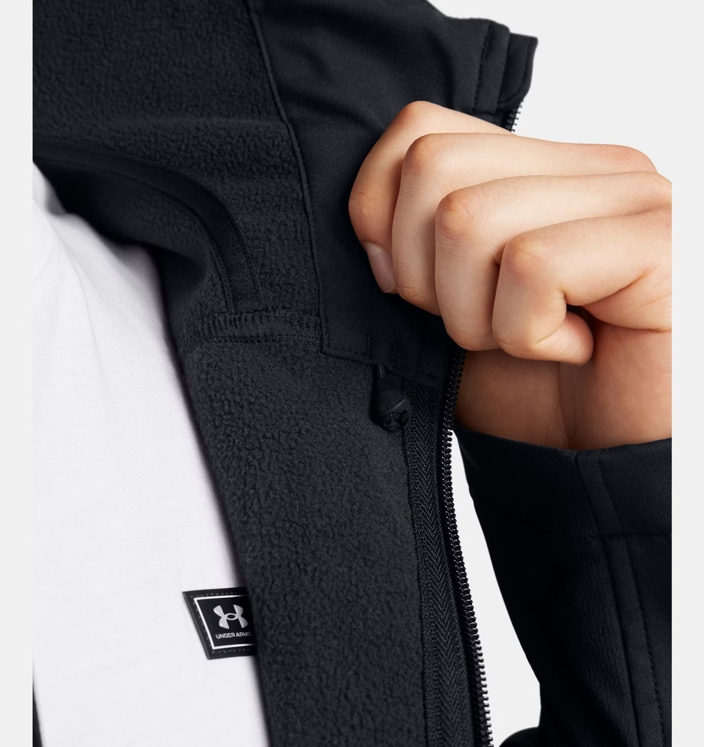 UNDER ARMOUR SHIELD HOODED JACKET 1371587-002