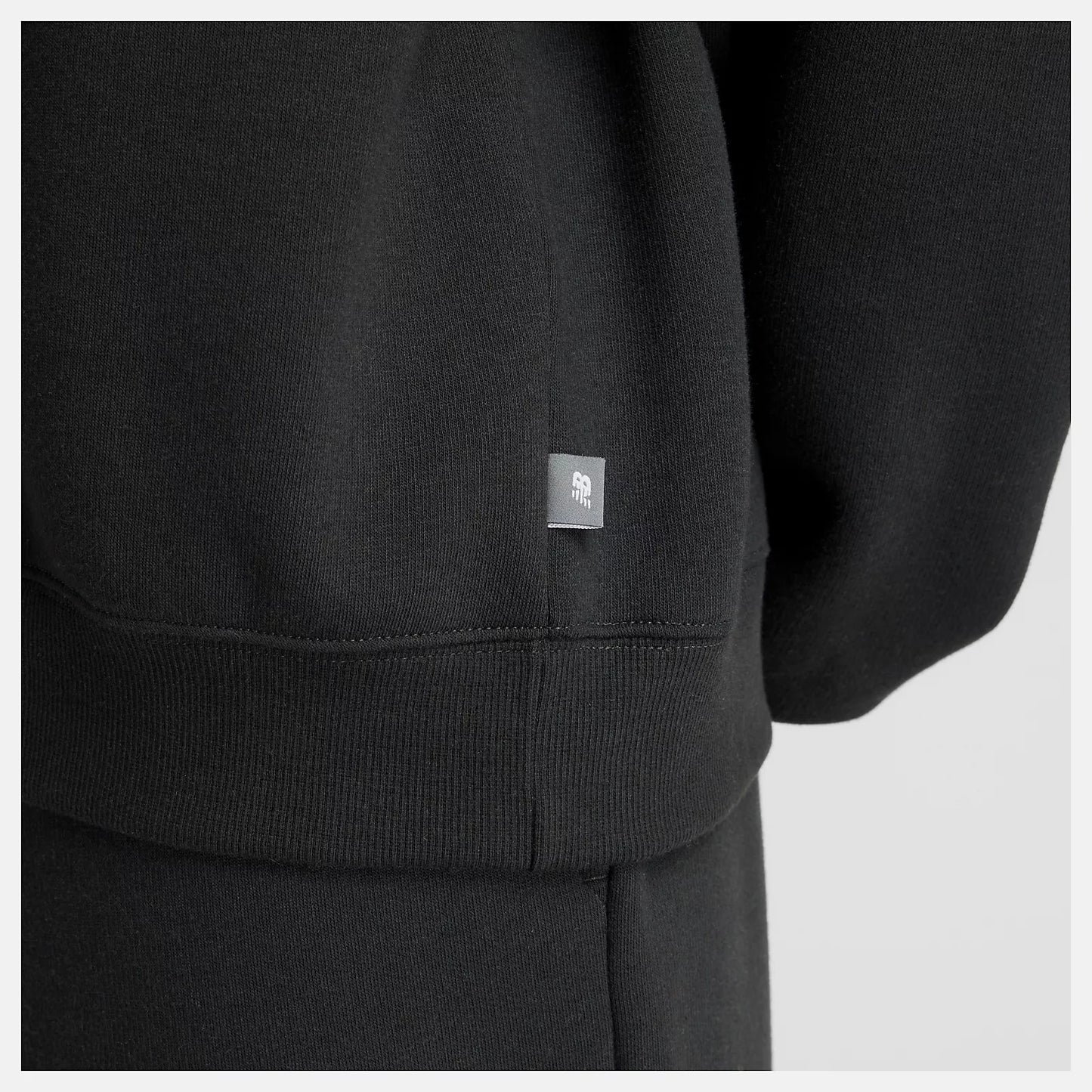 NEW BALANCE NEW LINEAR HERITAGE FLEECE CREW - BLACK WT53516BK