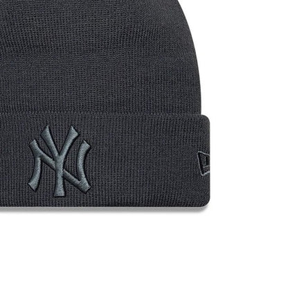 New Era New York Yankees League Essential Beanie Berretto Invernale Unisex in Acrilico Grigio Grey Taglia Unica 60915760