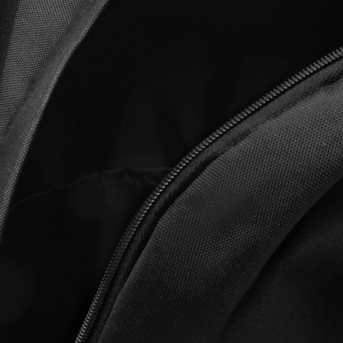 adidas Zaino TR BP IS7048 – Nero/Bianco