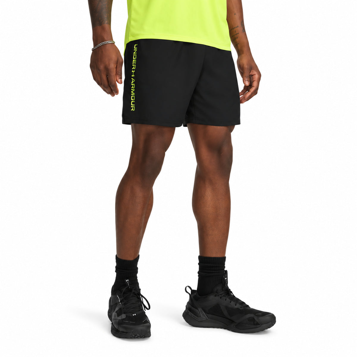 Under Armour UA Tech Woven Wordmark Short Da uomo 1383356-013 – Nero, pantaloncini sportivi in tessuto woven per allenamento e tempo libero quotidiano