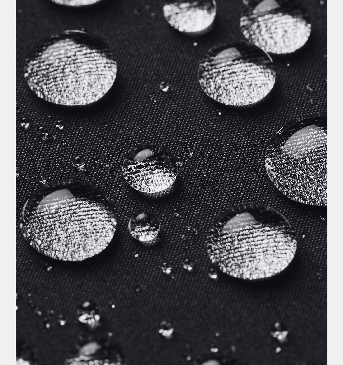 UNDER ARMOUR SHIELD HOODED JACKET 1371587-002