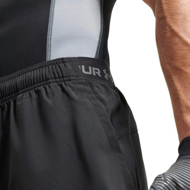 Under Armour Pantaloncini Uomo Vanish Woven Short 2.0 6 Inch 6009865-001 – Nero, Shorts Sportivi in Tessuto Woven da Uomo per Attività Sportiva e Tempo Libero