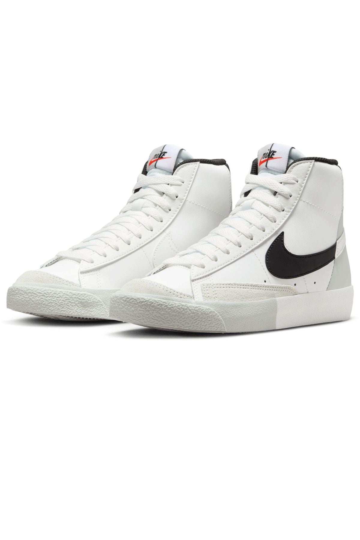 Nike Blazer Mid '77 SE SUMMIT WHITE/BLACK-LIGHT SILVER FN6937-100