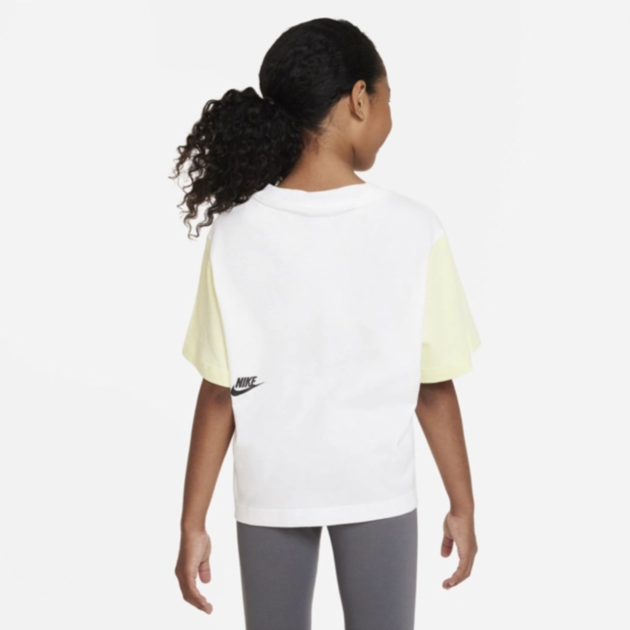 G NSW TEE ESSNTL BOXY TEE DNC WHITE/LUMINOUS GREEN DZ4621-100
