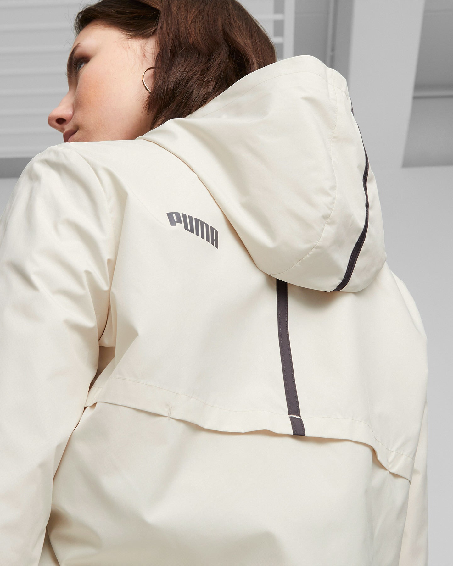 847494-87 ESS Solid Windbreaker Alpine Snow