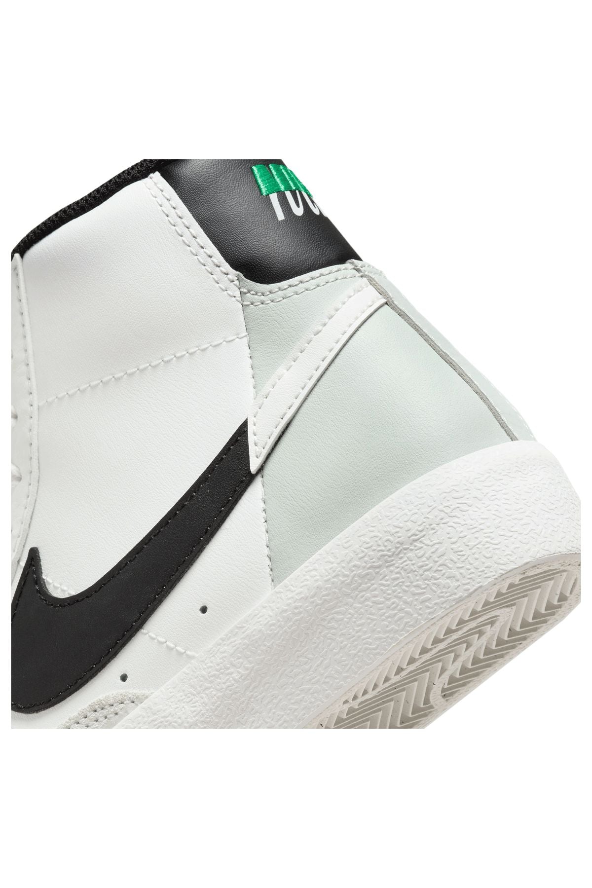 Nike Blazer Mid '77 SE SUMMIT WHITE/BLACK-LIGHT SILVER FN6937-100