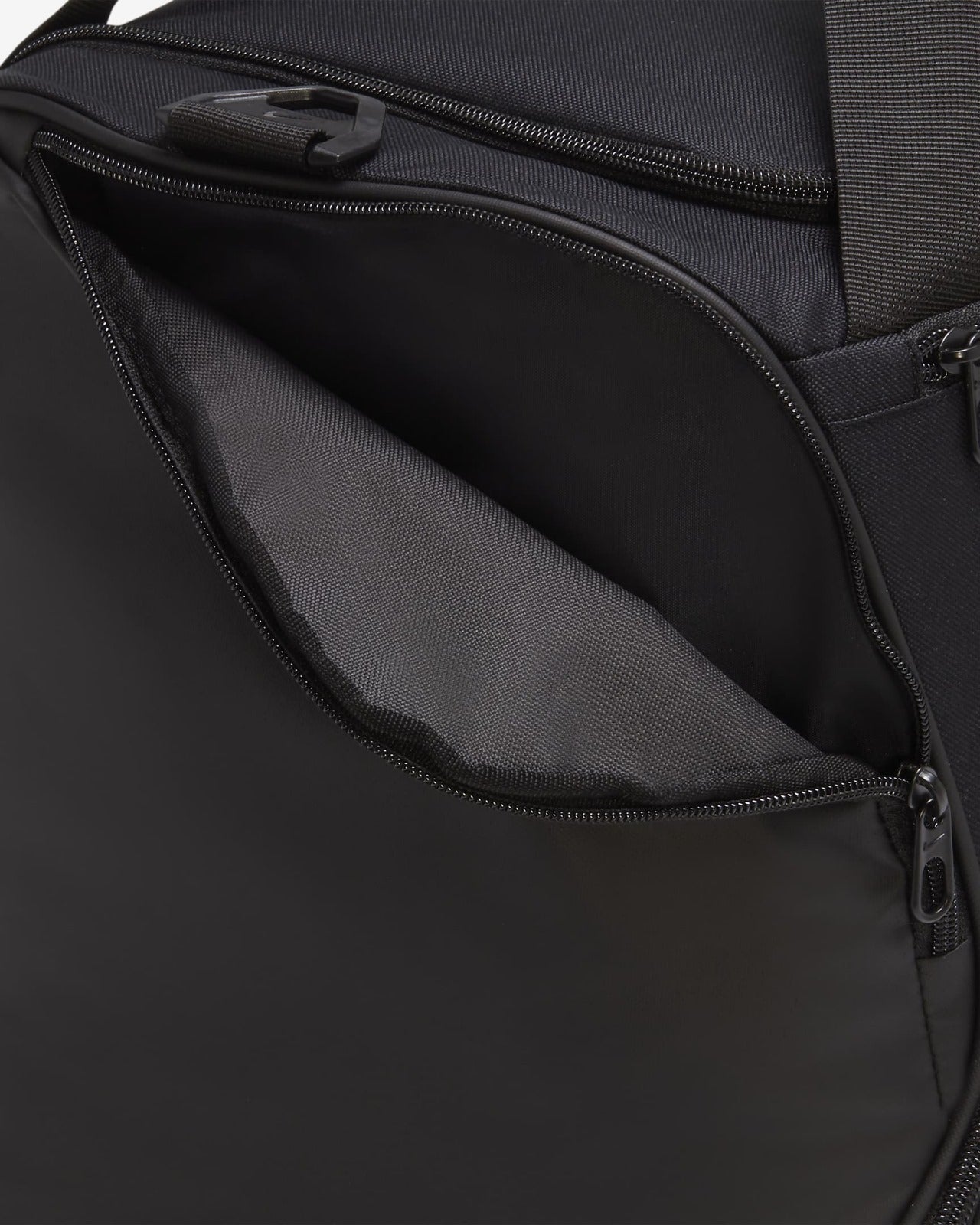 CU8090-010 SOCCER DUFFEL BAG (medium)